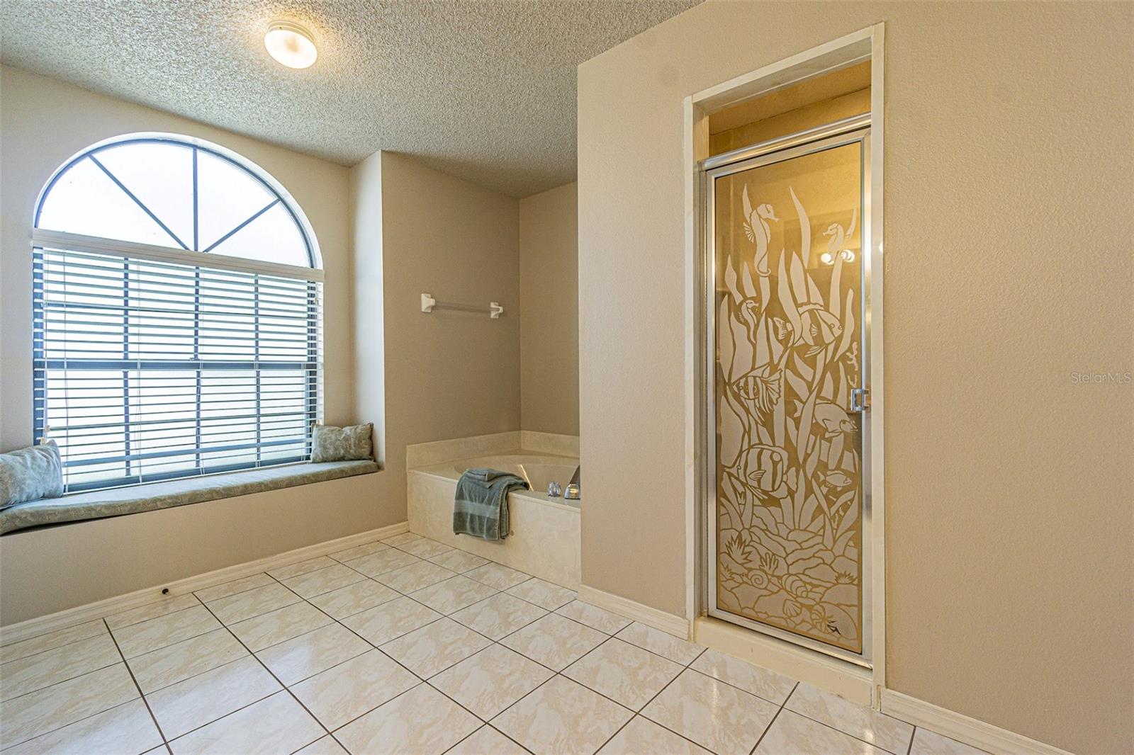 8360 PALM LAKES CT, SARASOTA, FL, 34243