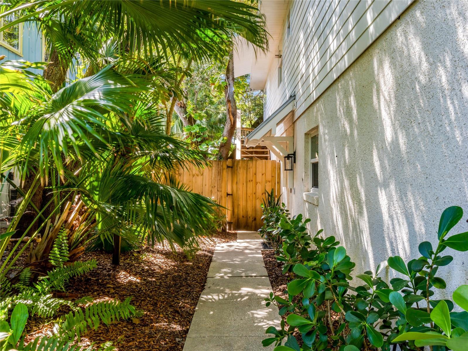 807 E 23RD AVE, NEW SMYRNA BEACH, FL, 32169