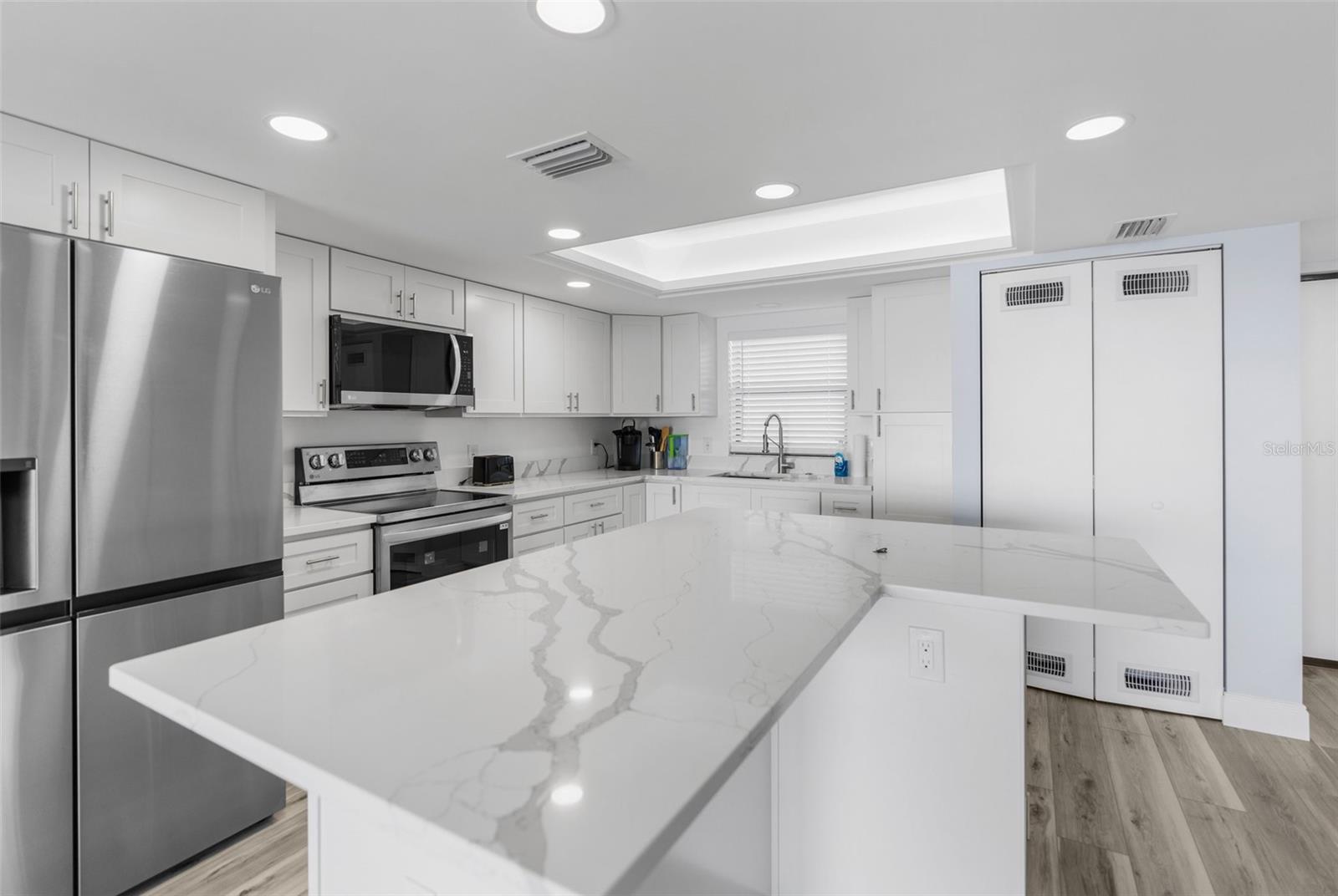 7050 SUNSET DR S #1504, SOUTH PASADENA, FL, 33707