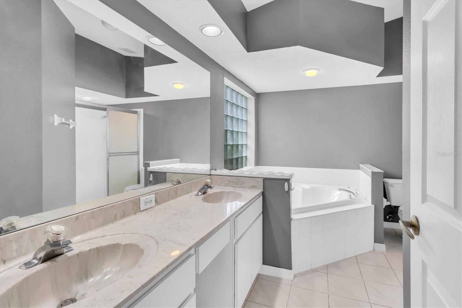 5204 NEW BRITTANY LN, ZEPHYRHILLS, FL, 33541