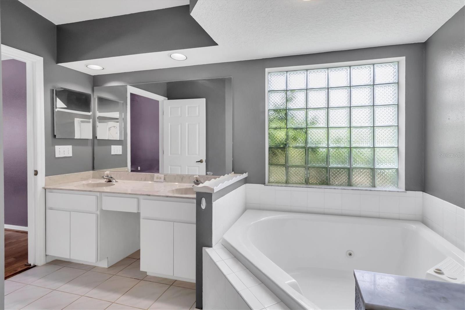 5204 NEW BRITTANY LN, ZEPHYRHILLS, FL, 33541