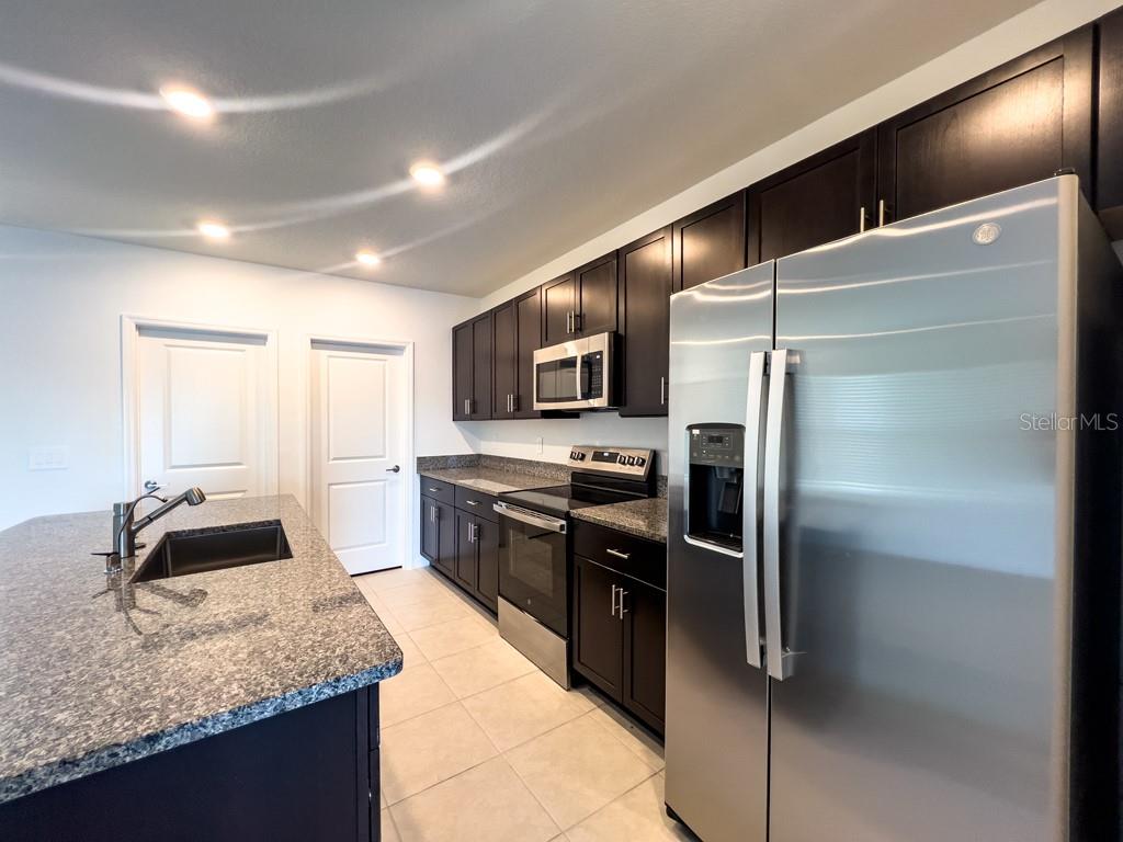 2831 SILVER SCALLOP LOOP, WIMAUMA, FL, 33598