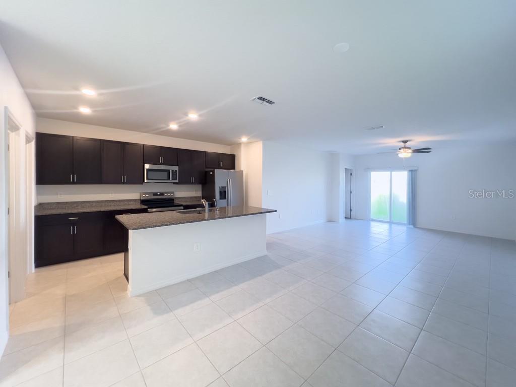 2831 SILVER SCALLOP LOOP, WIMAUMA, FL, 33598