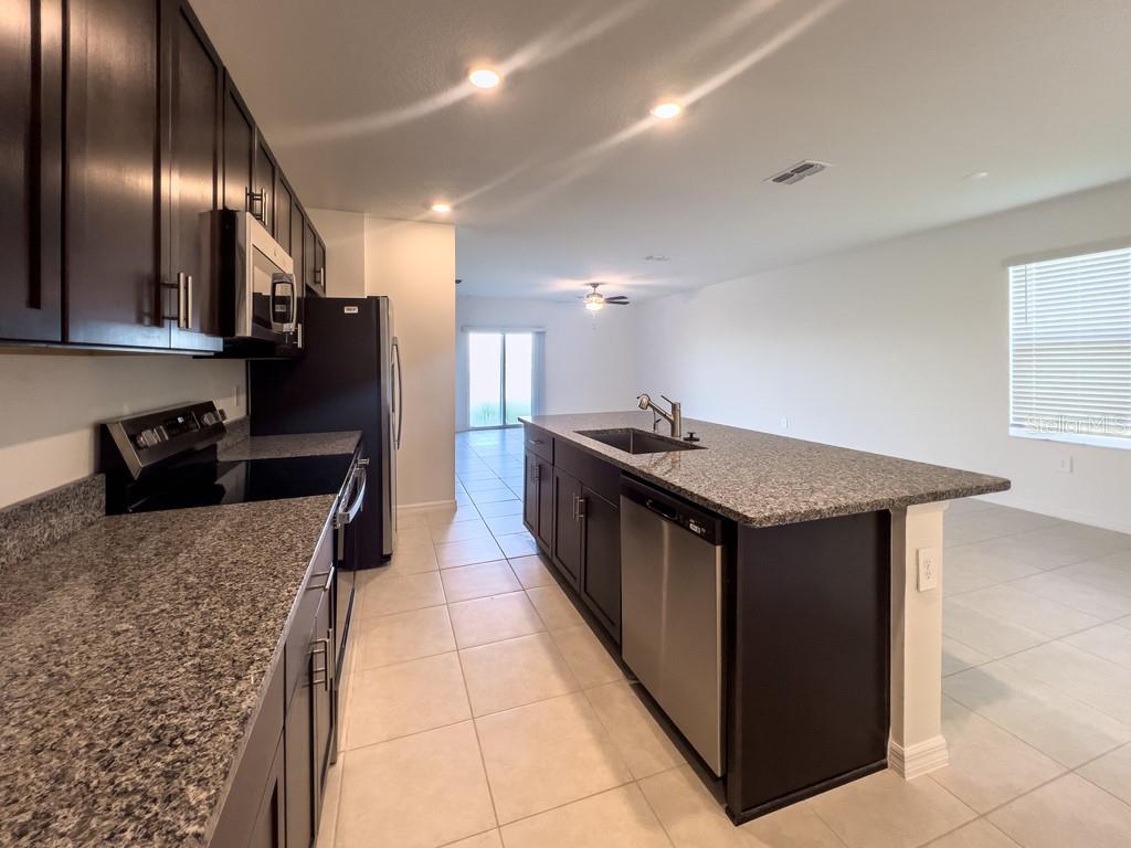 2831 SILVER SCALLOP LOOP, WIMAUMA, FL, 33598