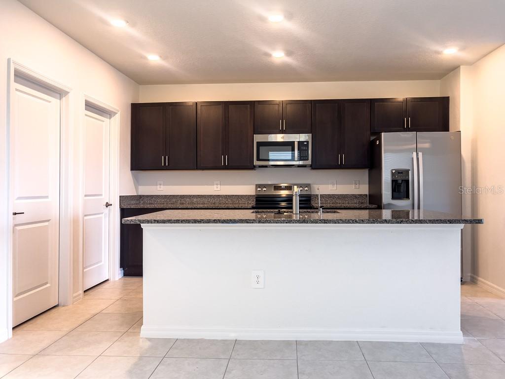 2831 SILVER SCALLOP LOOP, WIMAUMA, FL, 33598