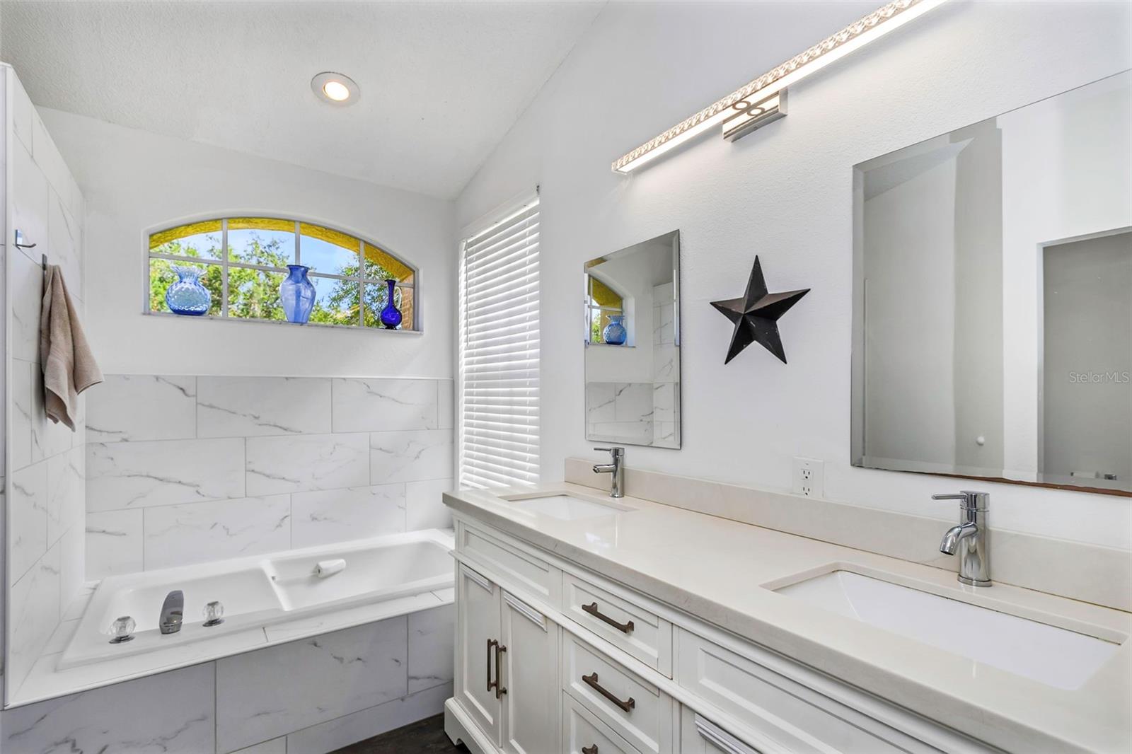 394 FOUNTAINVIEW CIR, OLDSMAR, FL, 34677