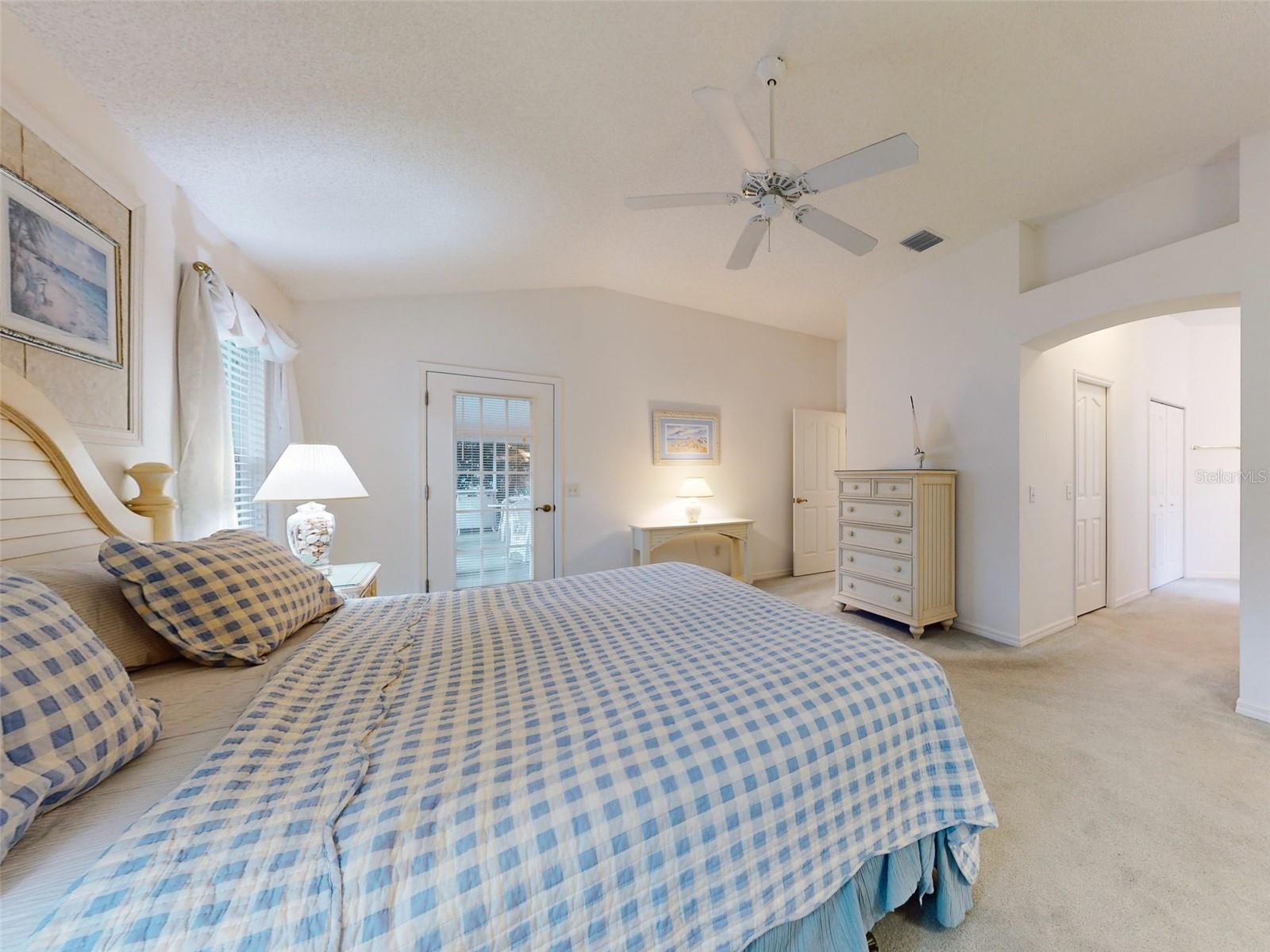 1153 OAK FOREST DR, THE VILLAGES, FL, 32162