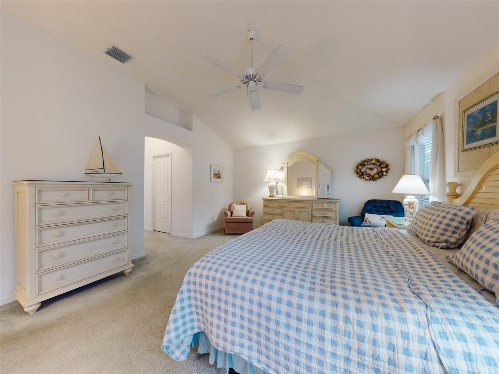 1153 OAK FOREST DR, THE VILLAGES, FL, 32162