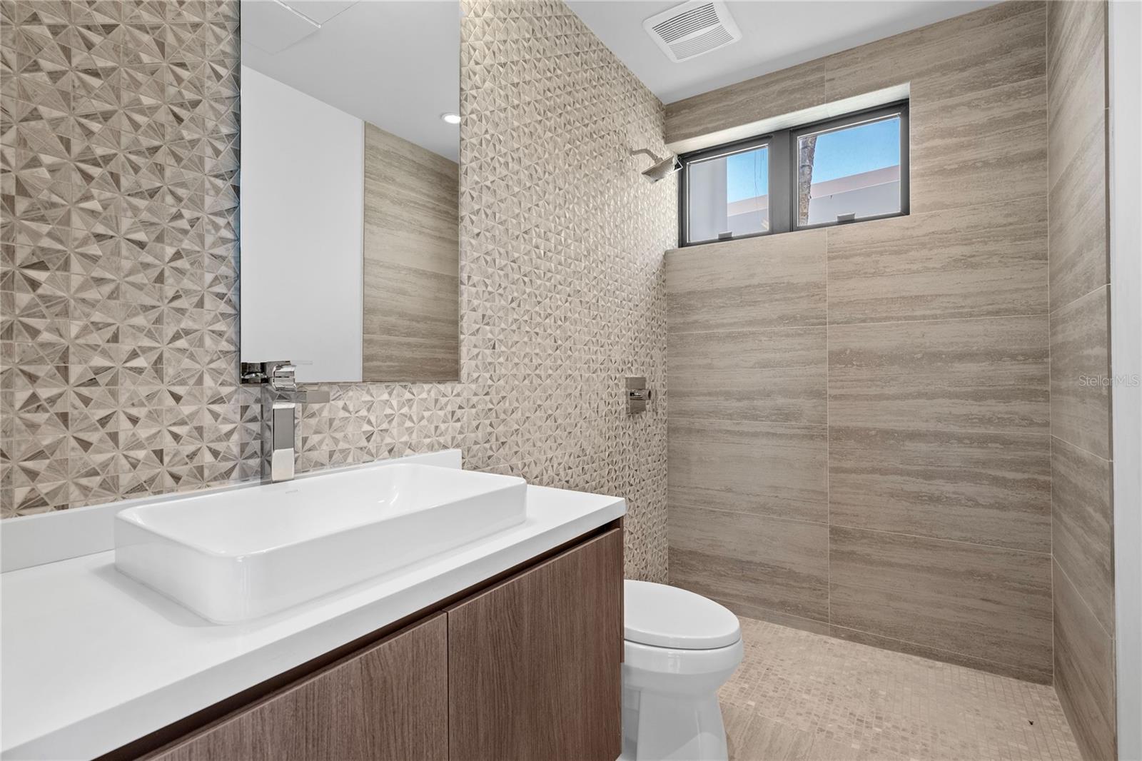 PR9108556 Property Photo