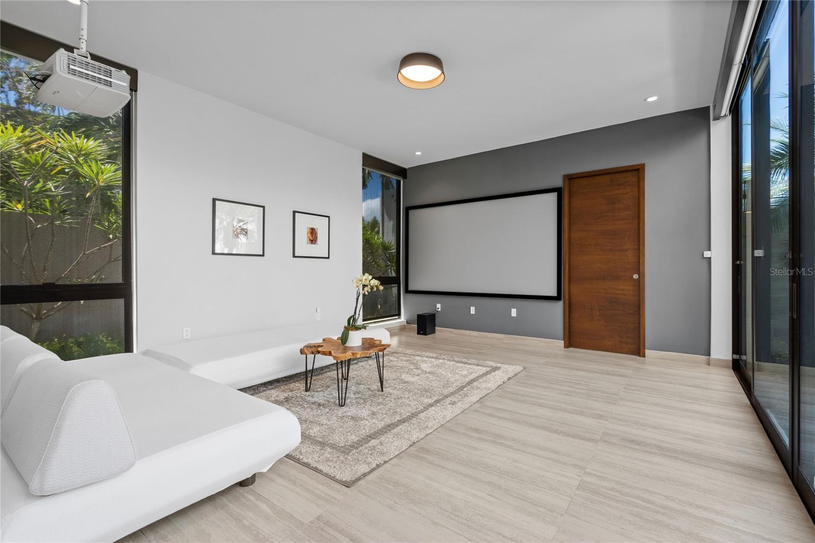 PR9108556 Property Photo