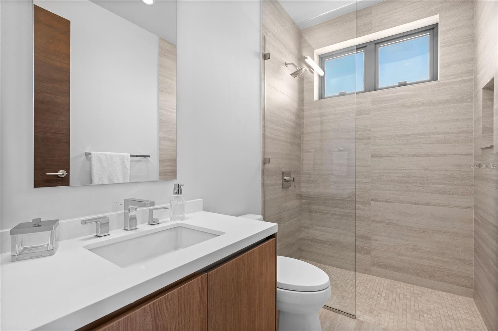 PR9108556 Property Photo