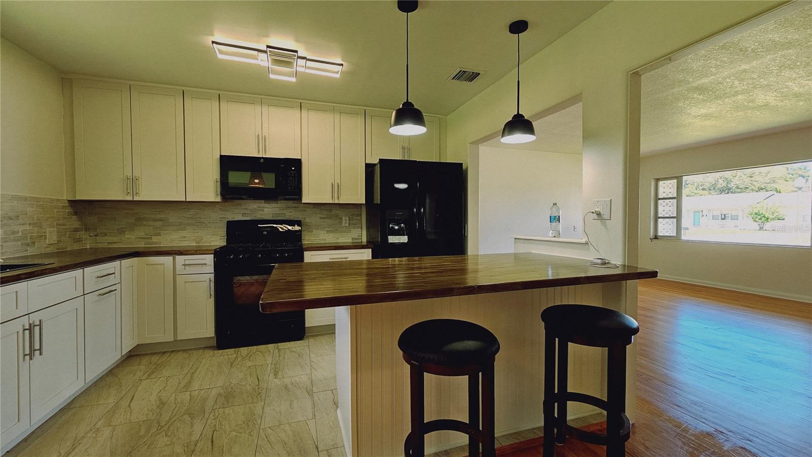 2140 WESTLAND RD, MOUNT DORA, FL, 32757