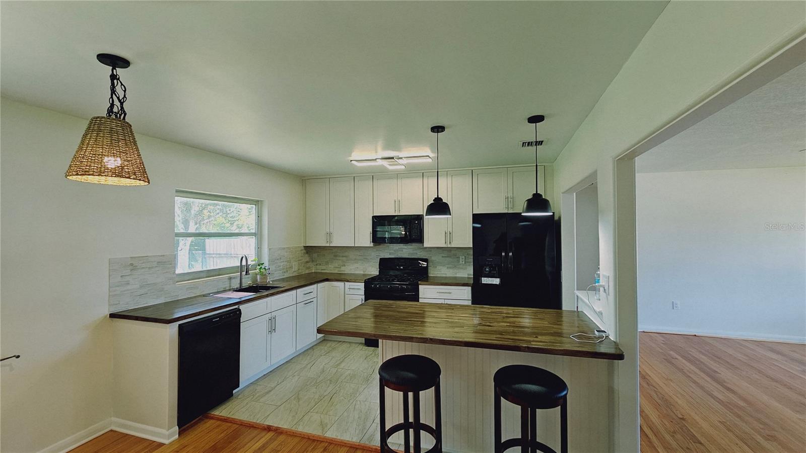 2140 WESTLAND RD, MOUNT DORA, FL, 32757