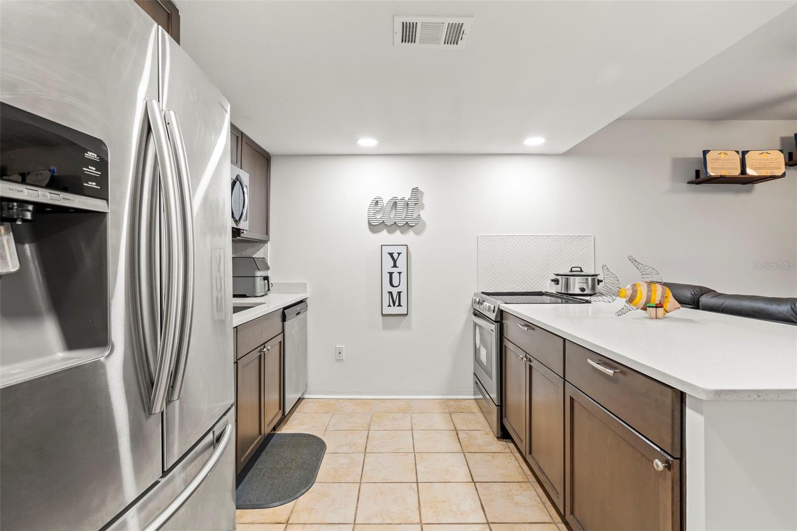 2030 AUTUMN CHACE CT, TAMPA, FL, 33613