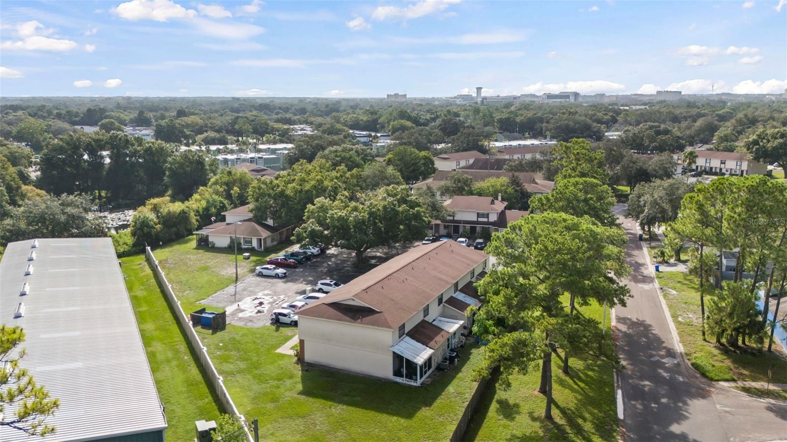 2030 AUTUMN CHACE CT, TAMPA, FL, 33613