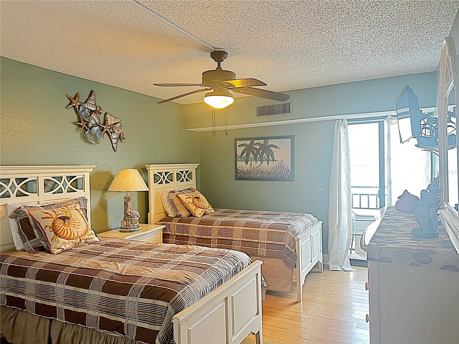 800 S GULFVIEW BLVD #201, CLEARWATER BEACH, FL, 33767