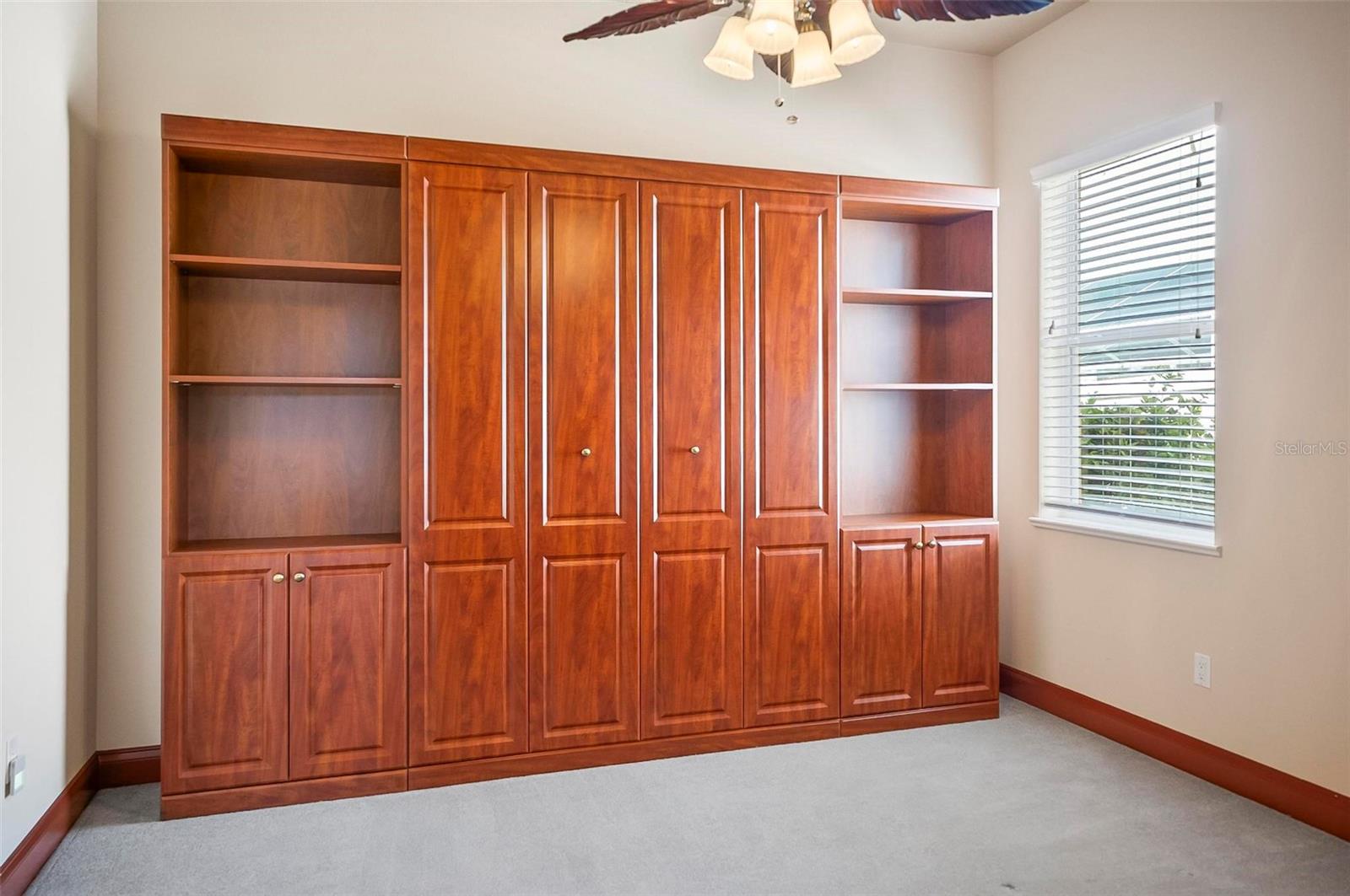 8 CLEVELAND CT, PALM COAST, FL, 32137