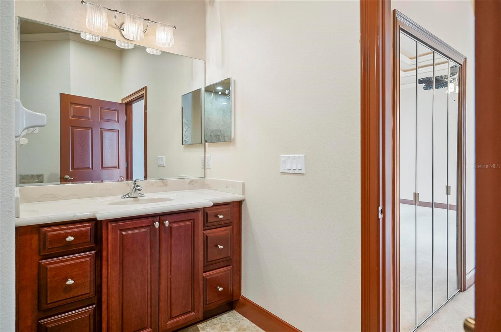 8 CLEVELAND CT, PALM COAST, FL, 32137