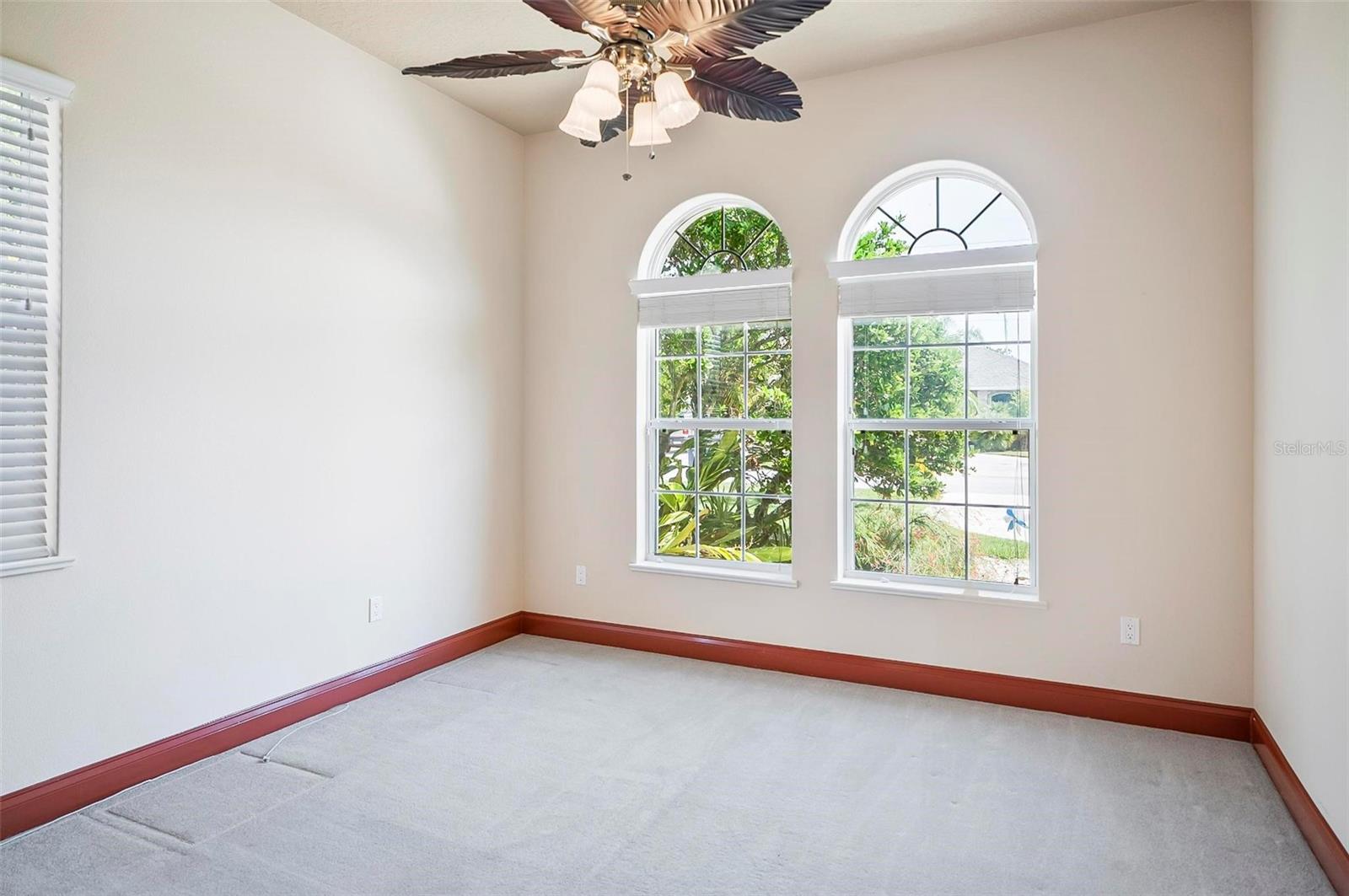 8 CLEVELAND CT, PALM COAST, FL, 32137