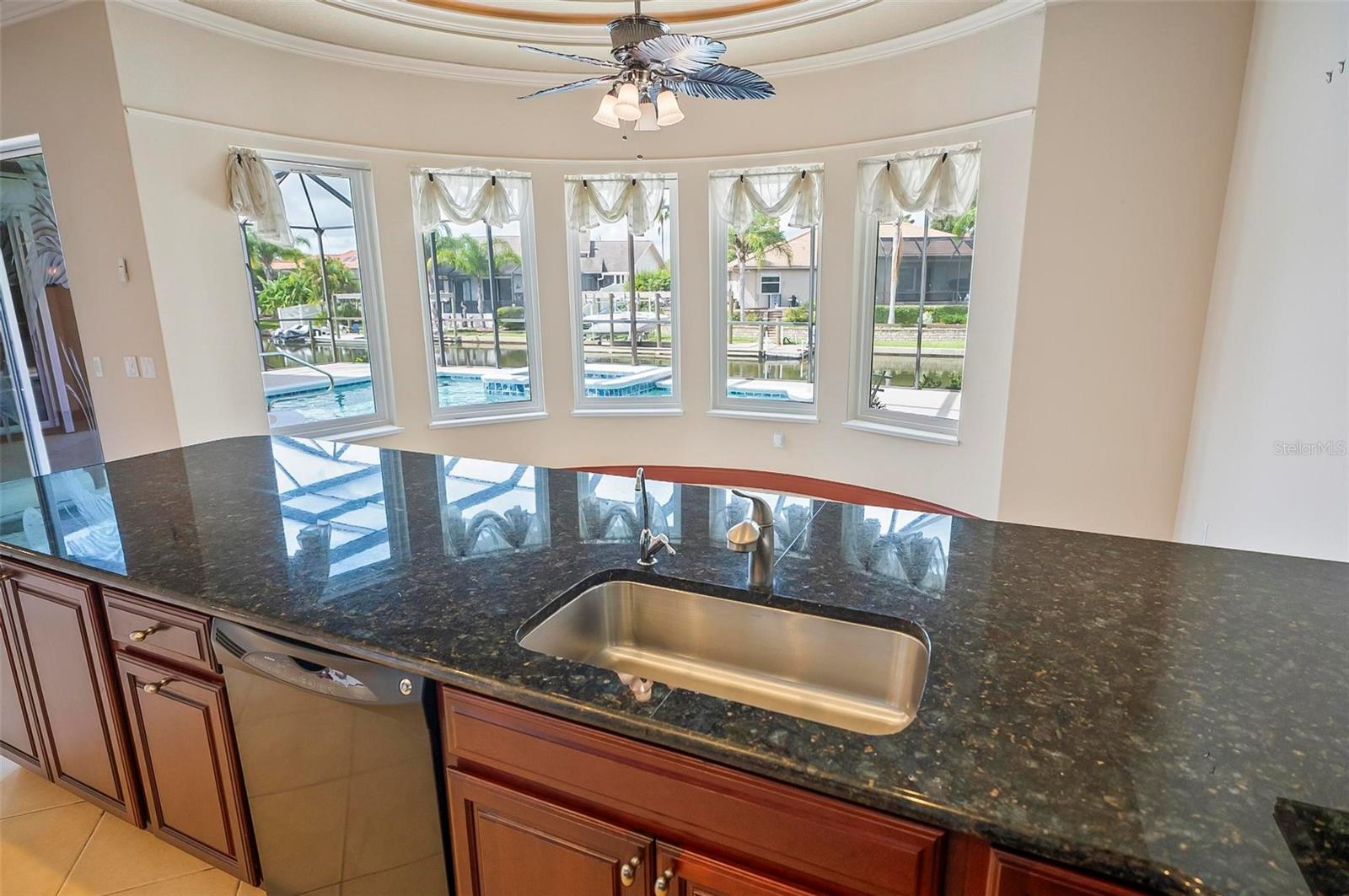 8 CLEVELAND CT, PALM COAST, FL, 32137