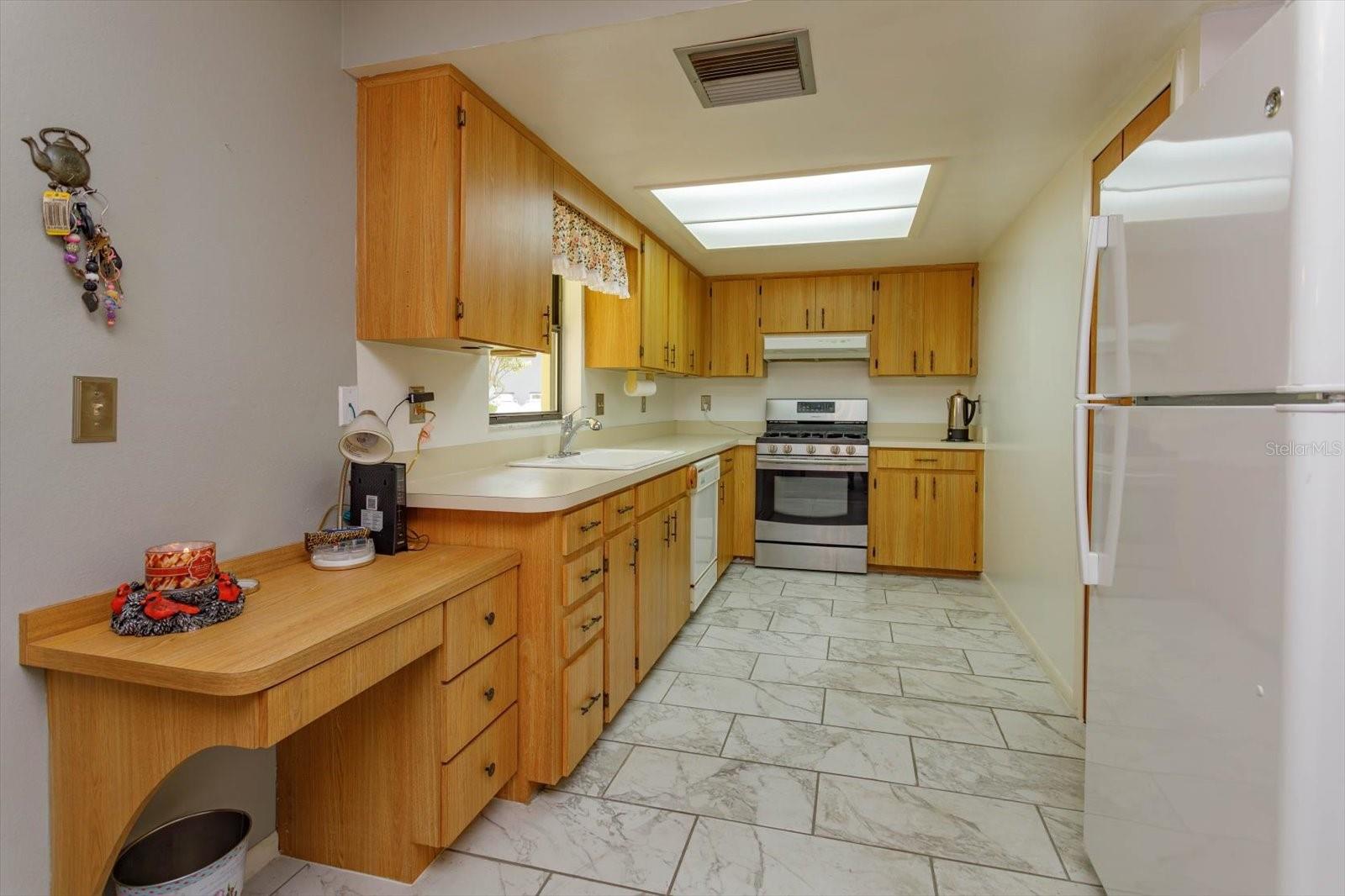 331 DOUGLAS DR, EUSTIS, FL, 32726