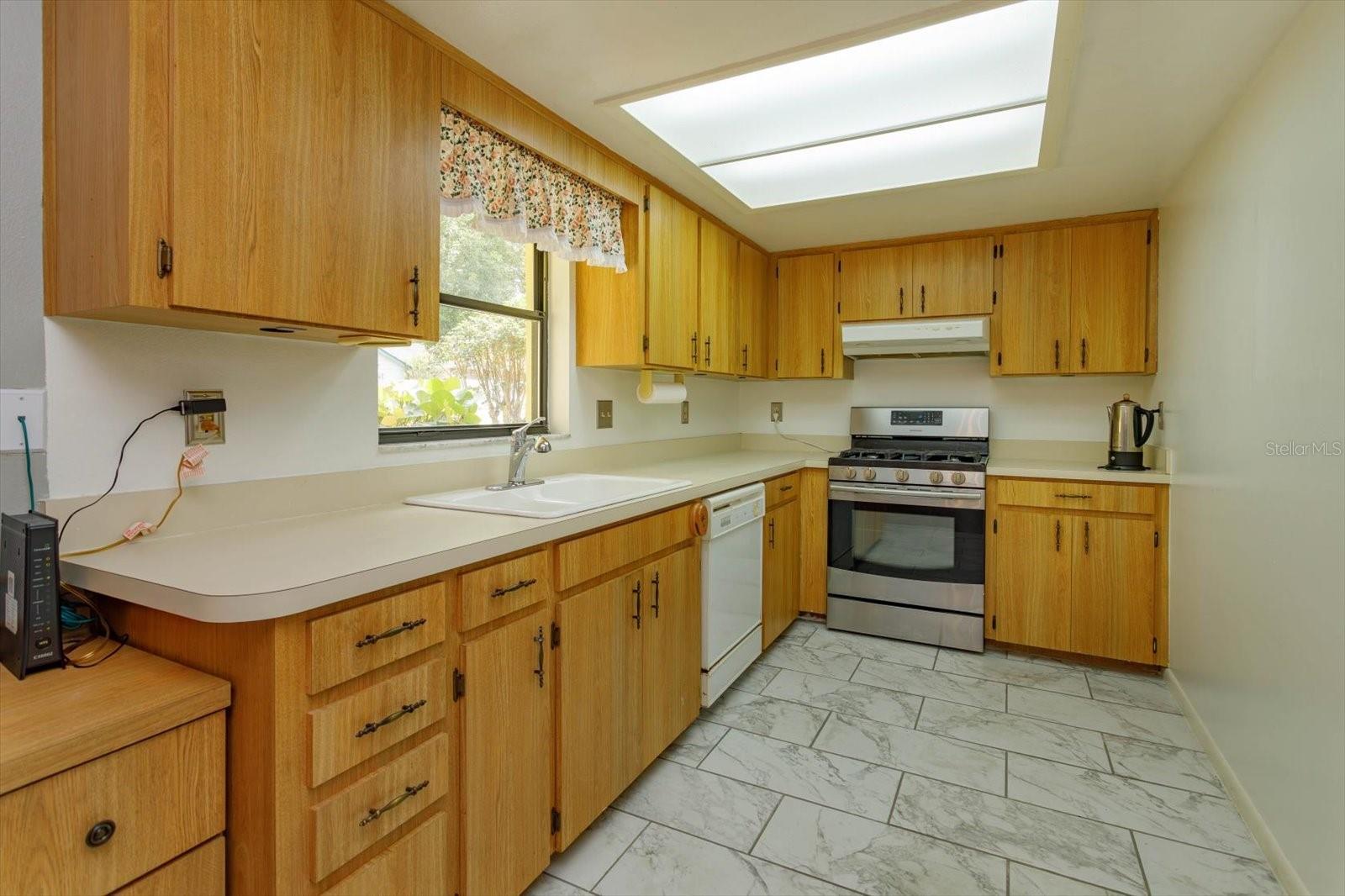 331 DOUGLAS DR, EUSTIS, FL, 32726