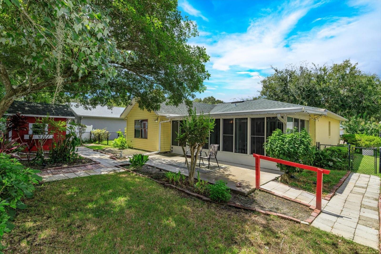 331 DOUGLAS DR, EUSTIS, FL, 32726