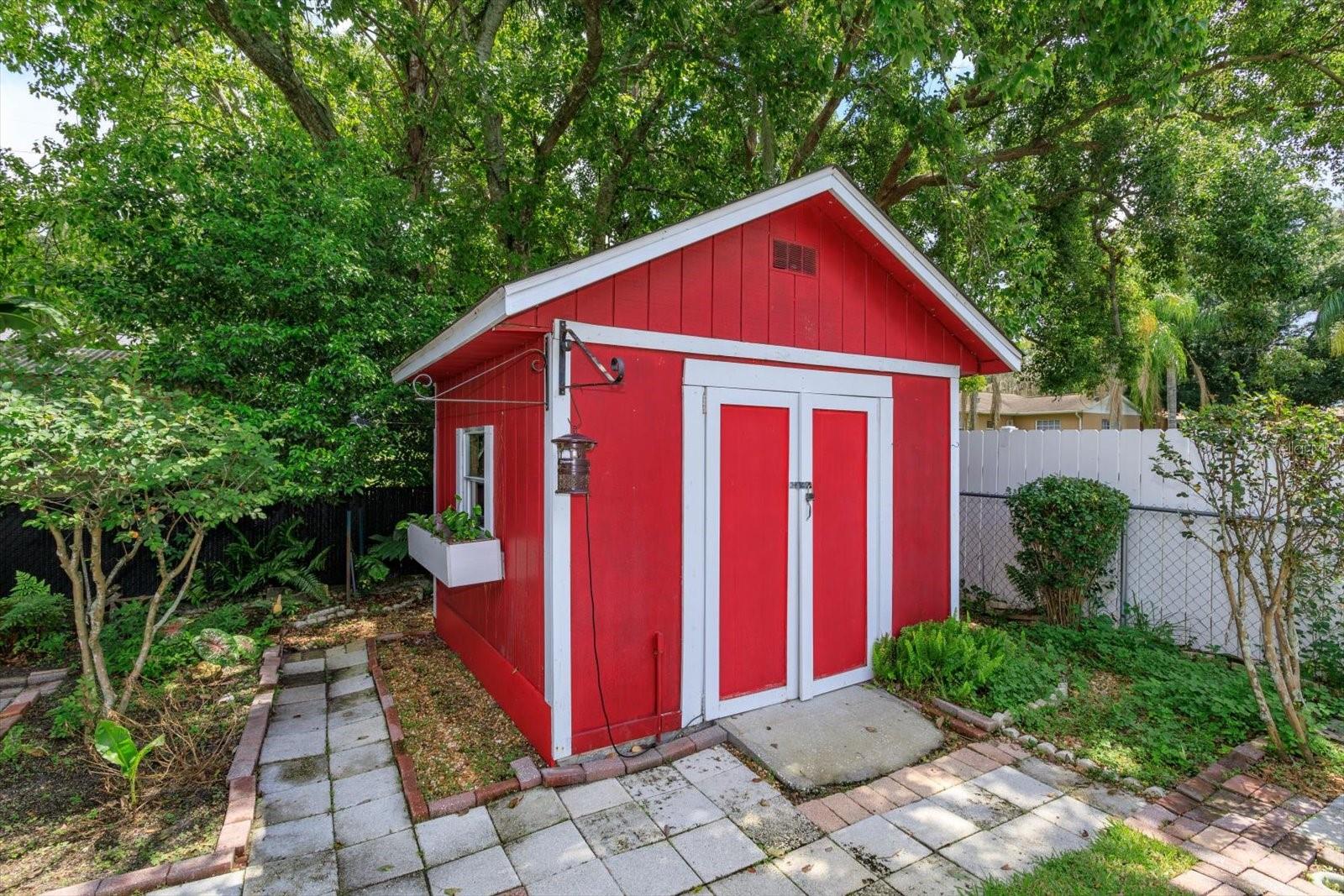 331 DOUGLAS DR, EUSTIS, FL, 32726