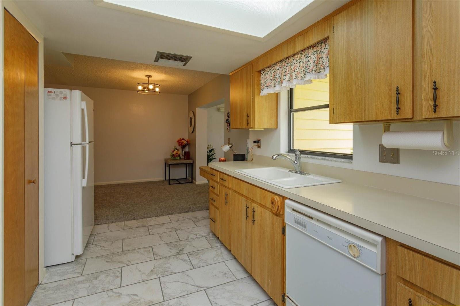 331 DOUGLAS DR, EUSTIS, FL, 32726