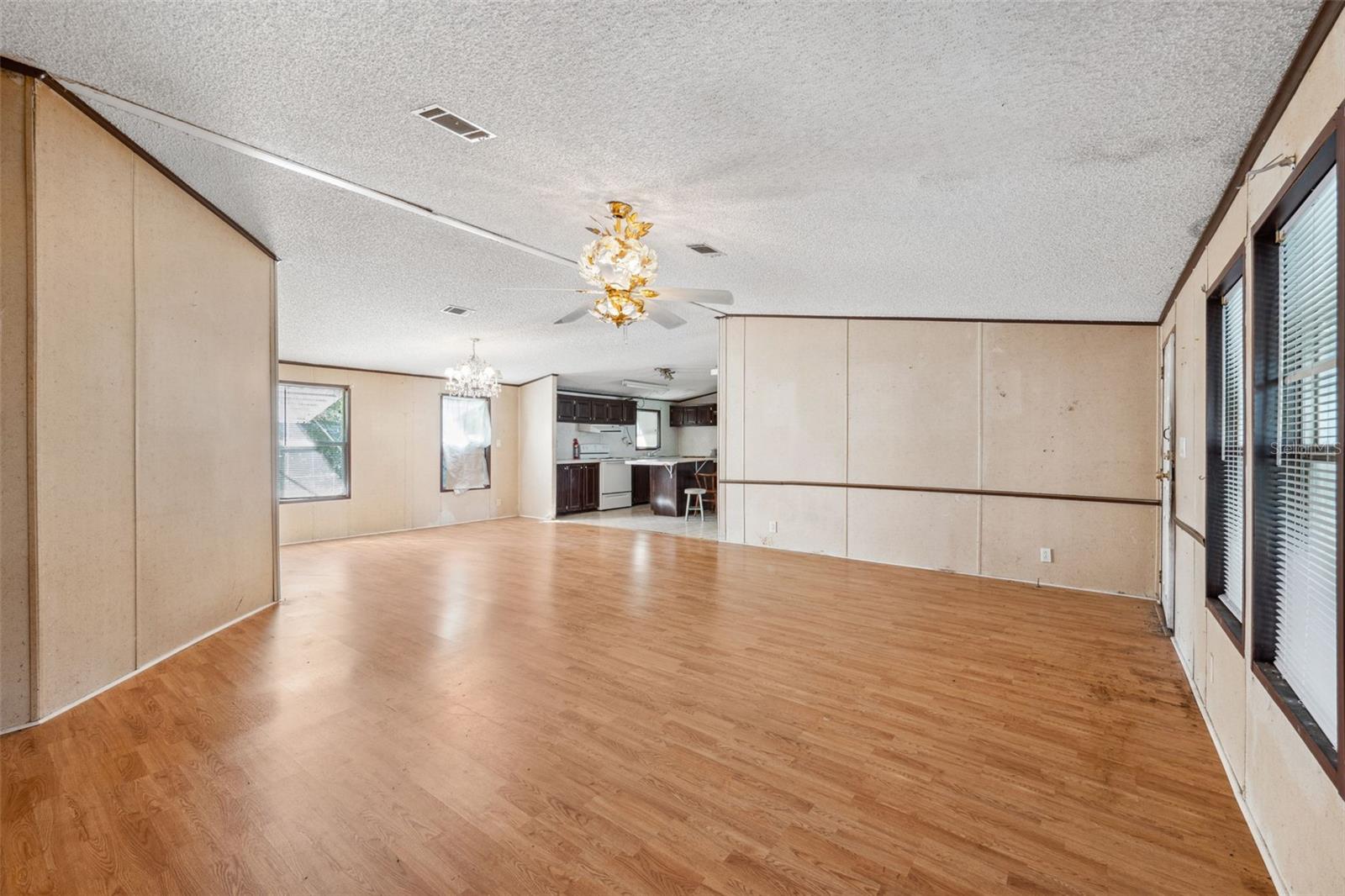10031 E FOWLER AVE, THONOTOSASSA, FL, 33592