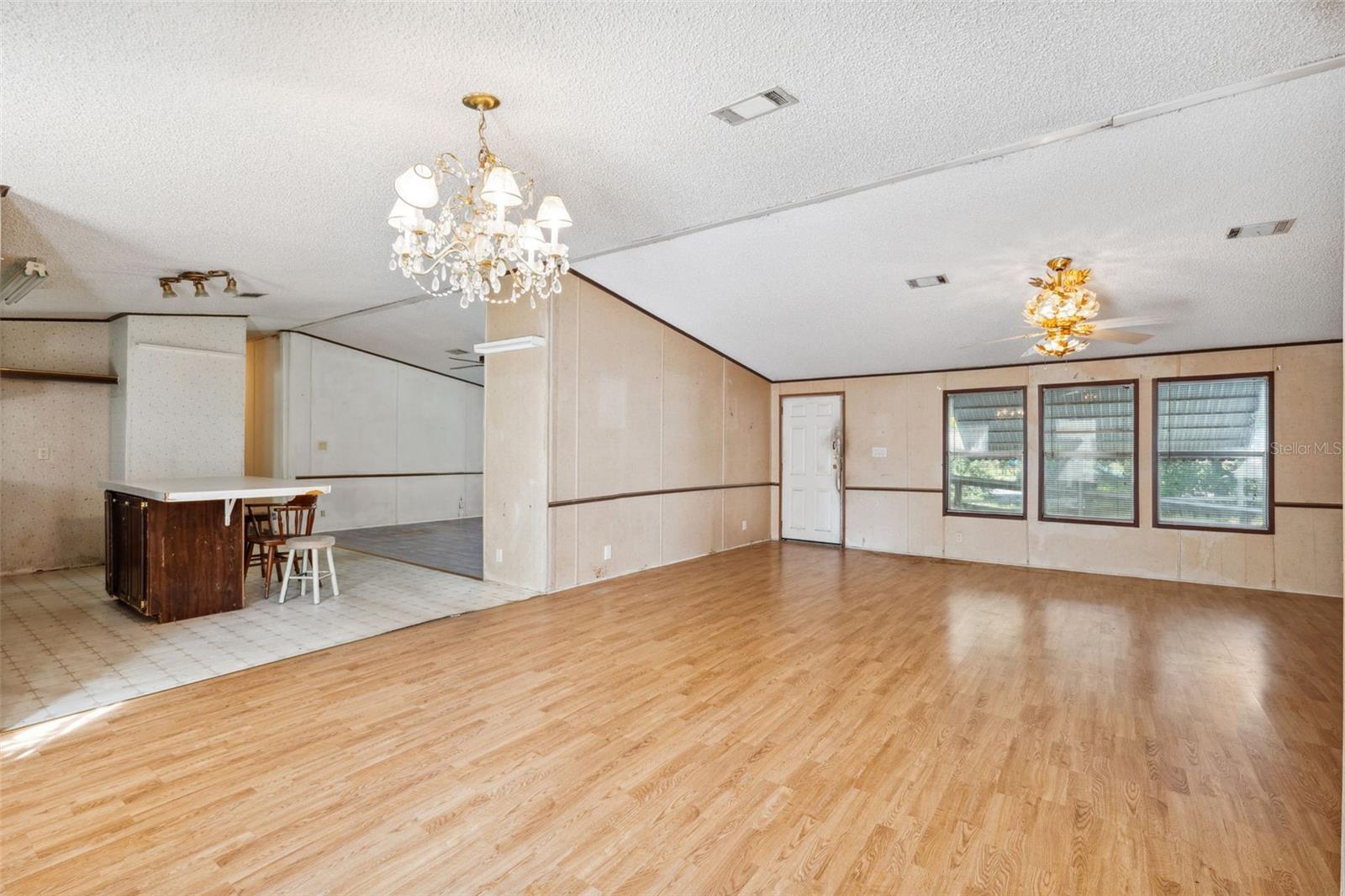 10031 E FOWLER AVE, THONOTOSASSA, FL, 33592