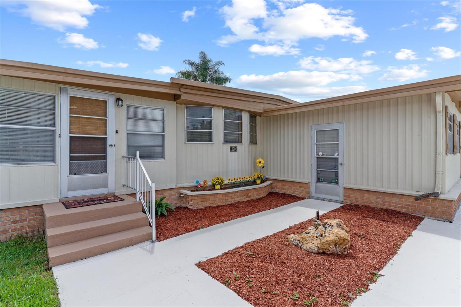 12706 LAKE DORA CIR, TAVARES, FL, 32778