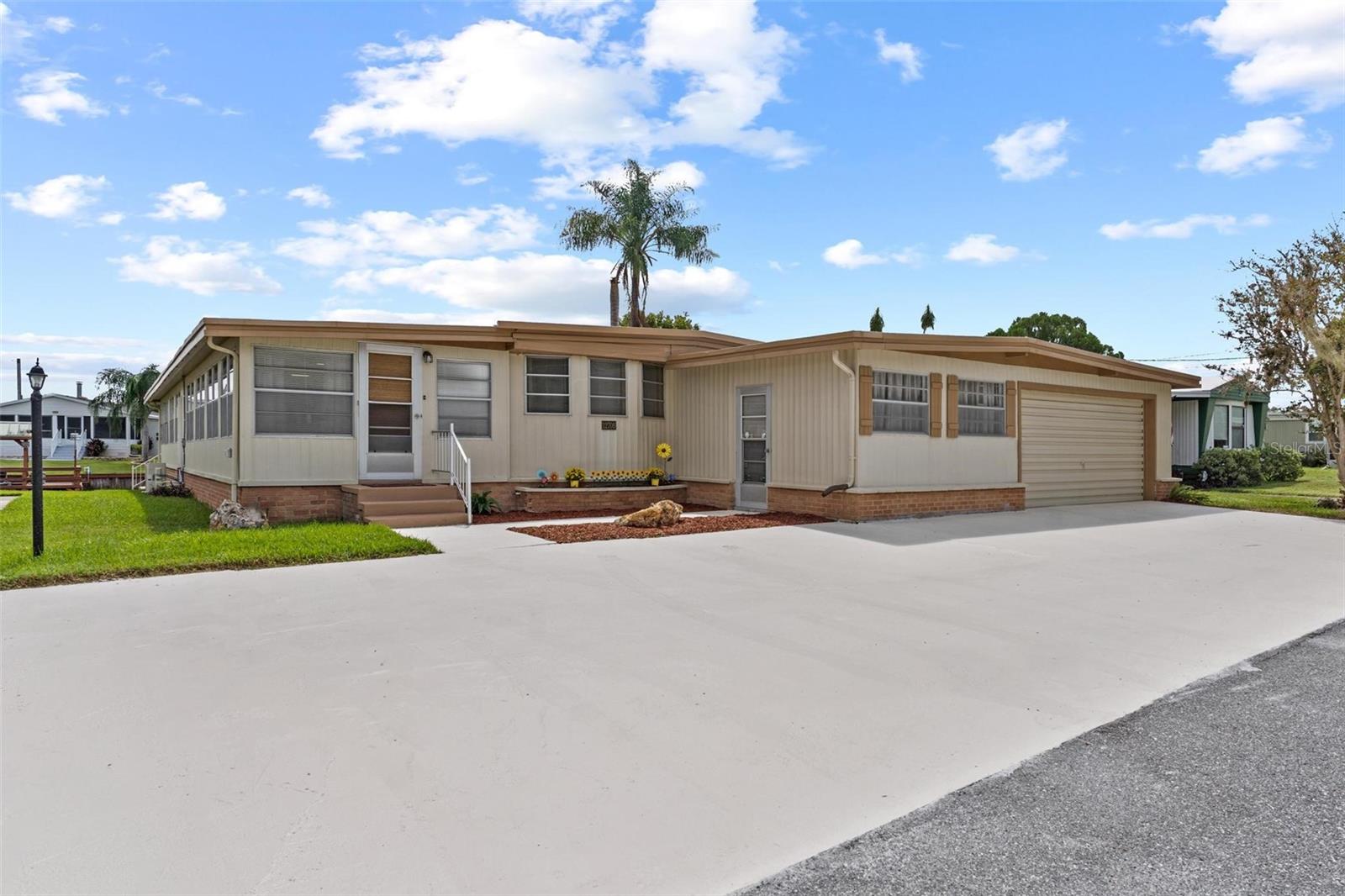 12706 LAKE DORA CIR, TAVARES, FL, 32778
