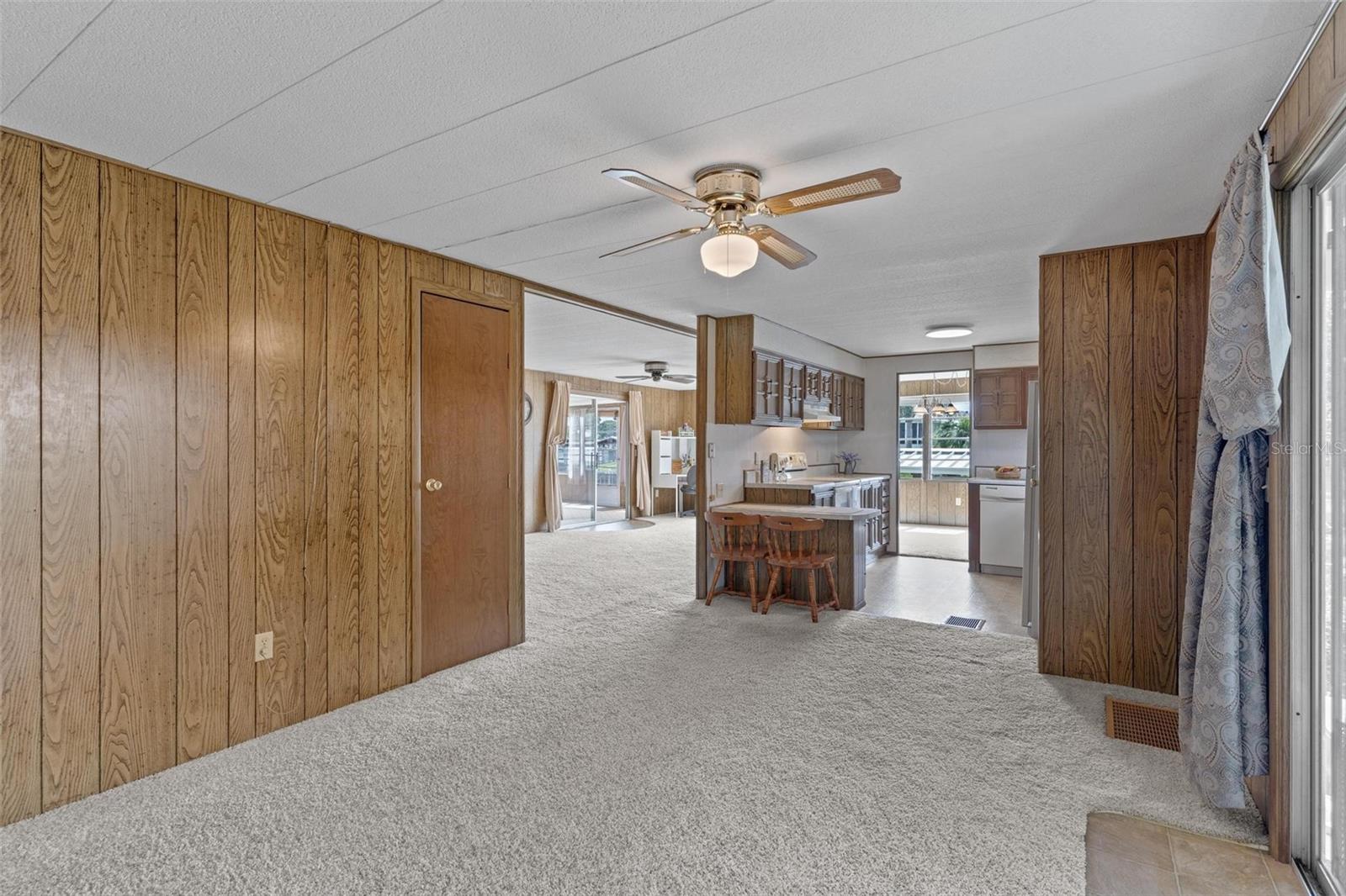 12706 LAKE DORA CIR, TAVARES, FL, 32778