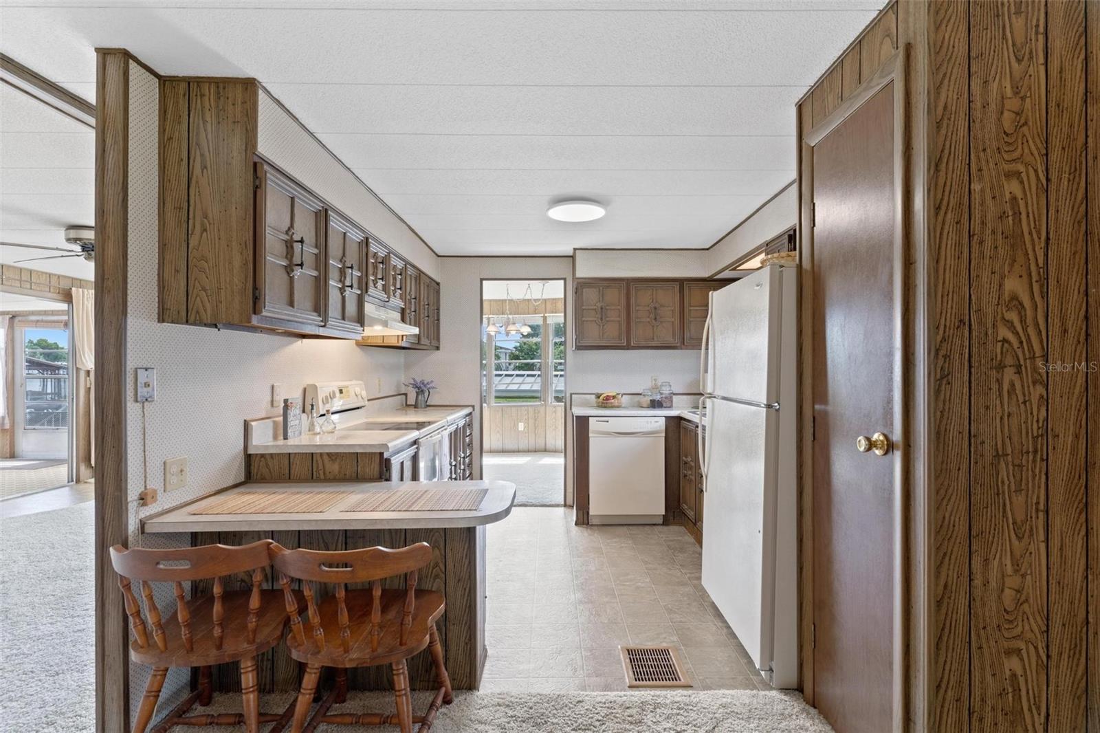 12706 LAKE DORA CIR, TAVARES, FL, 32778