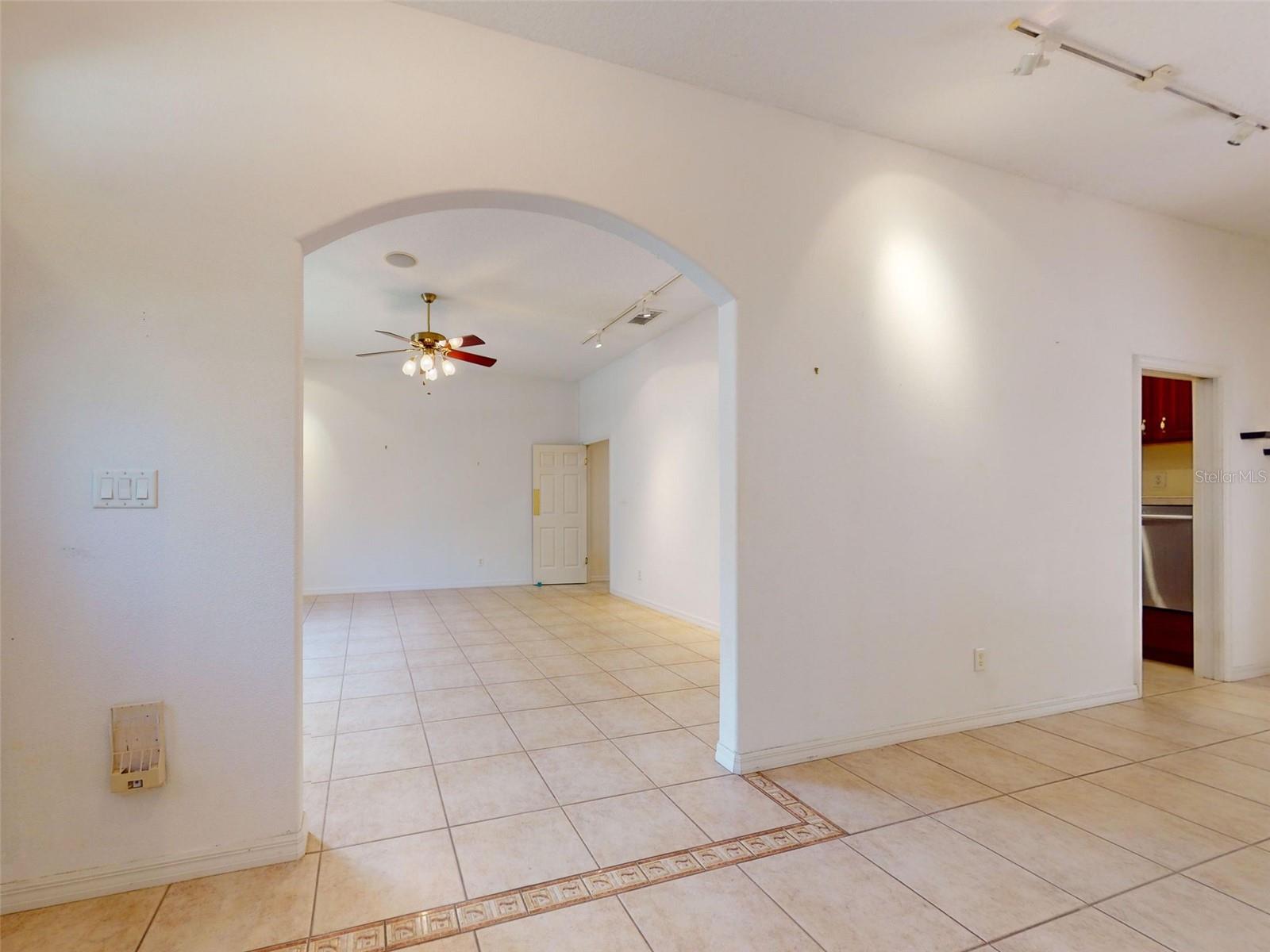 1311 MANDARIN LN, FRUITLAND PARK, FL, 34731
