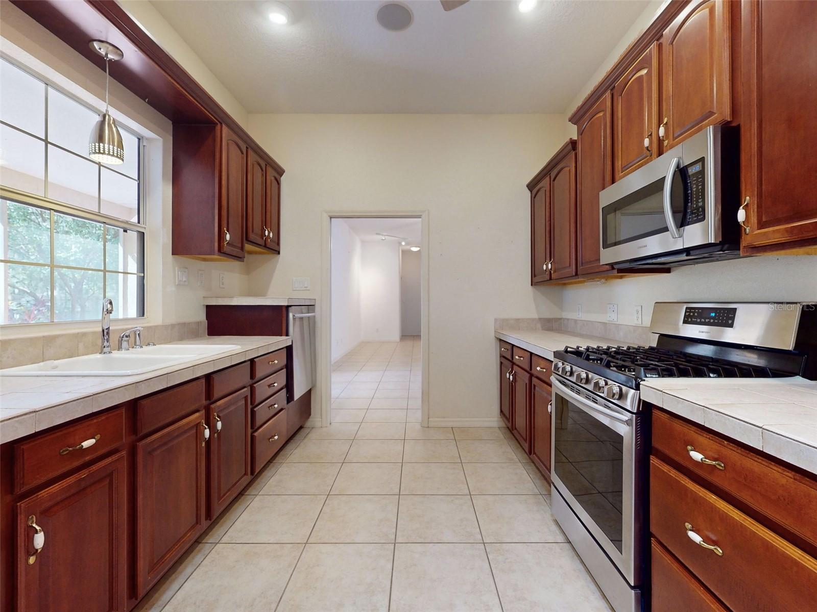 1311 MANDARIN LN, FRUITLAND PARK, FL, 34731