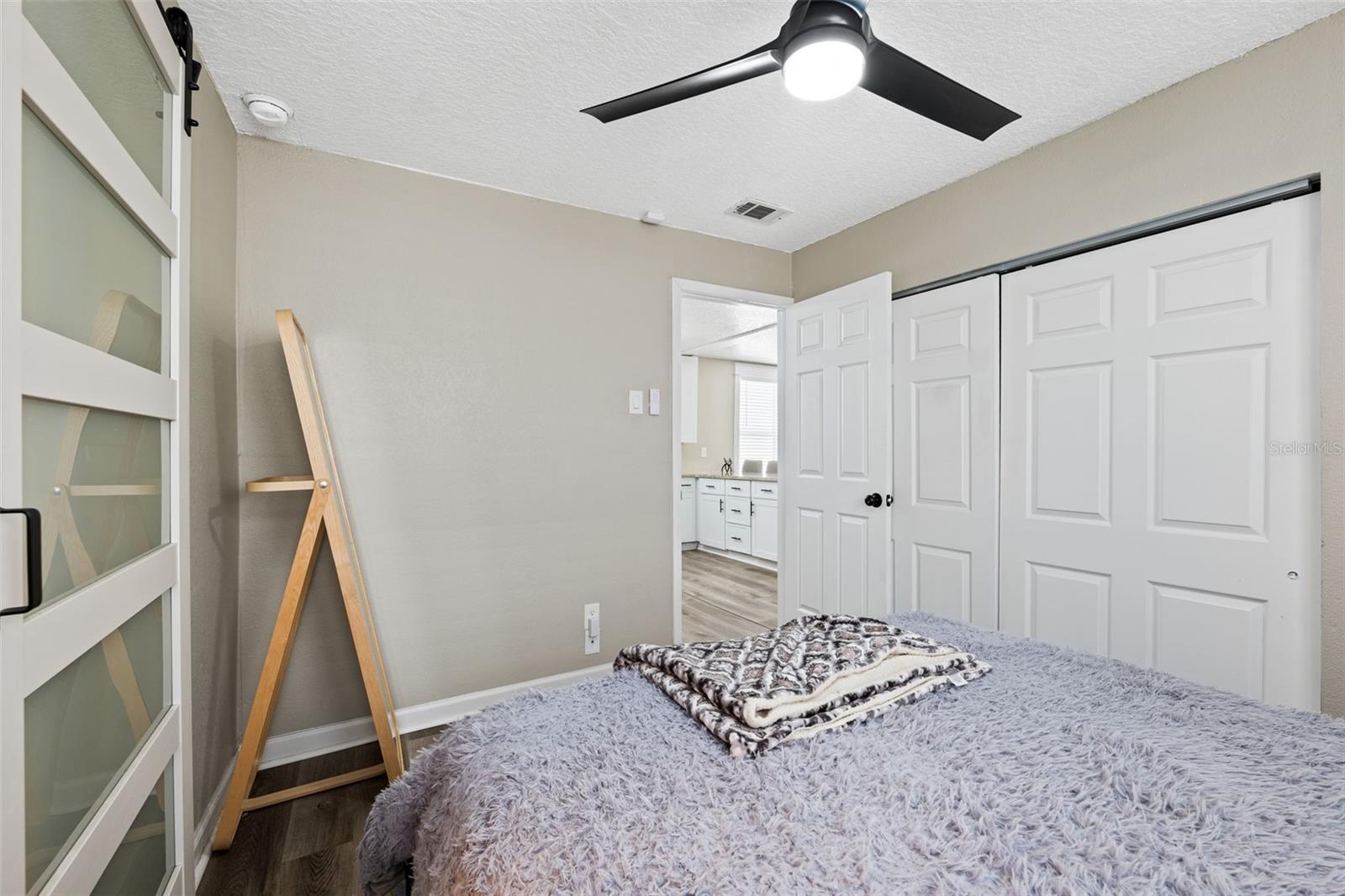 2336 W WALNUT ST, TAMPA, FL, 33607