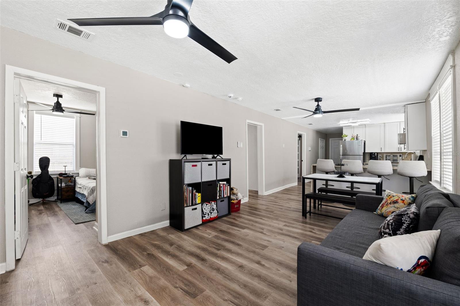 2336 W WALNUT ST, TAMPA, FL, 33607