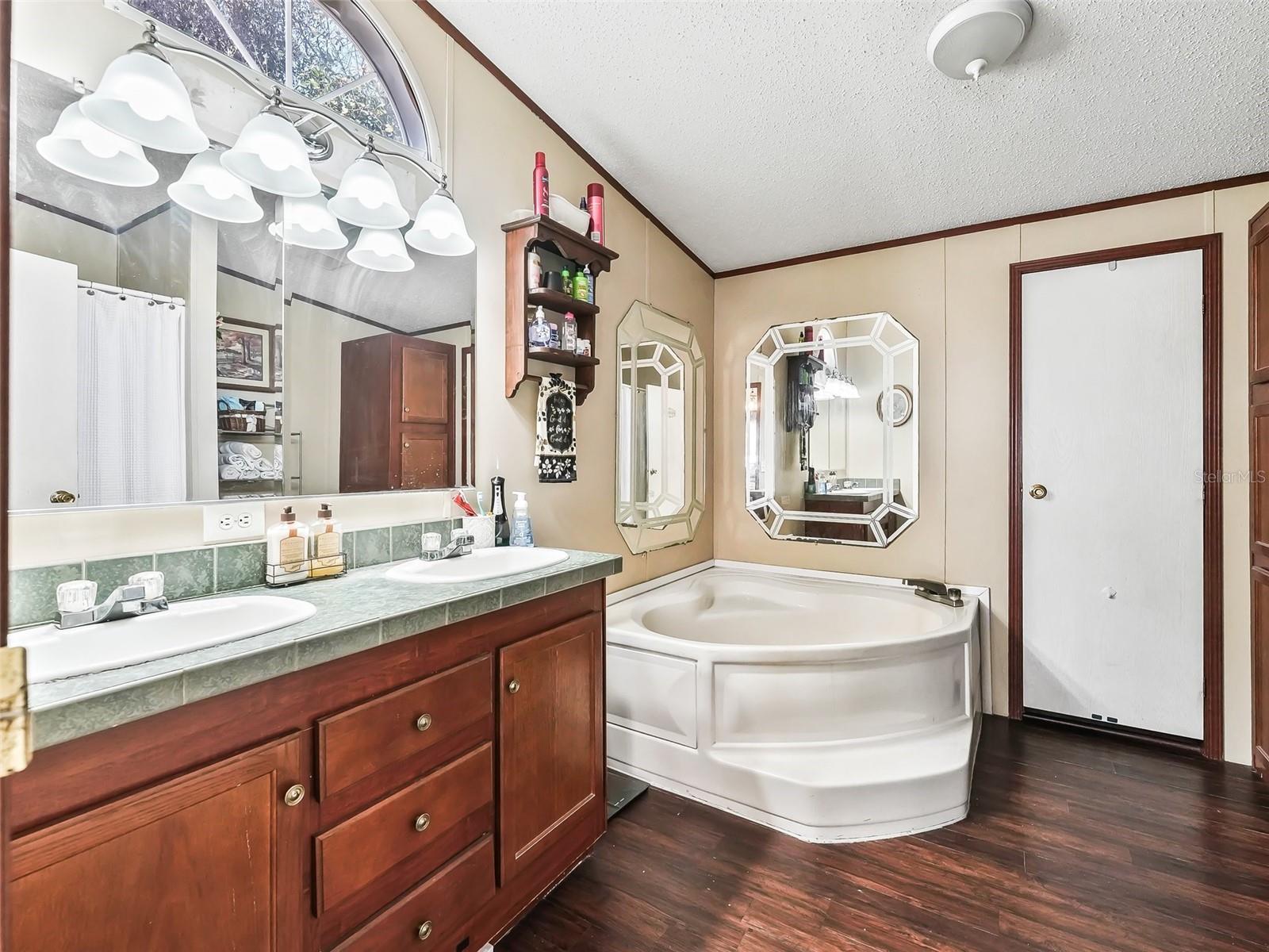 1151 EMMA LN, LEESBURG, FL, 34748