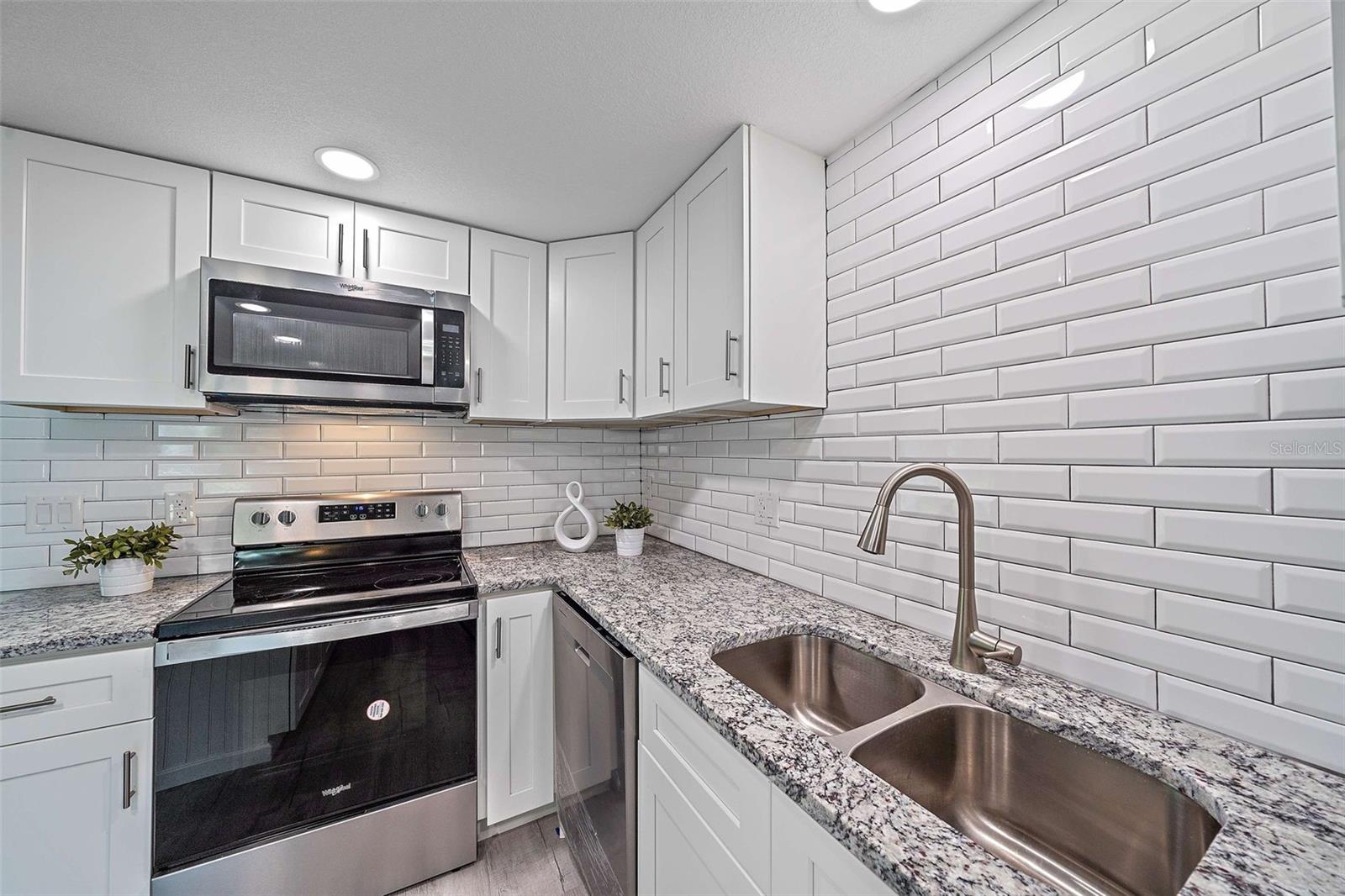 105 CLEMSON RD, VENICE, FL, 34293