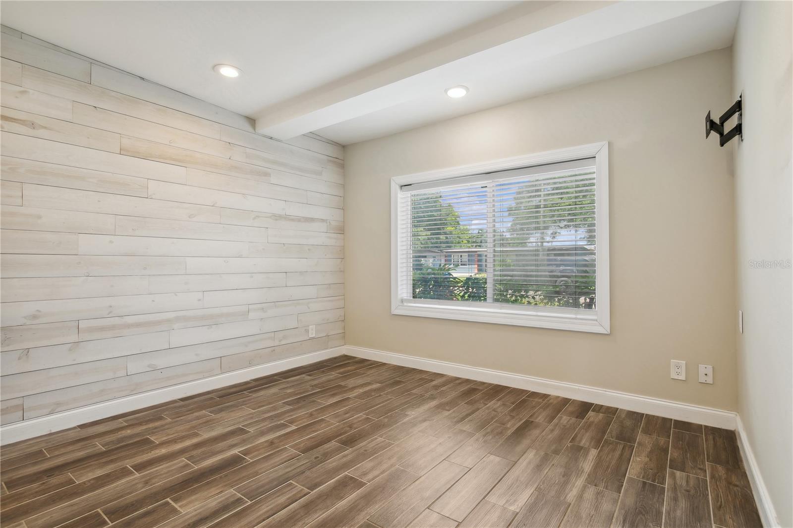 1058 60TH AVE N, ST PETERSBURG, FL, 33703