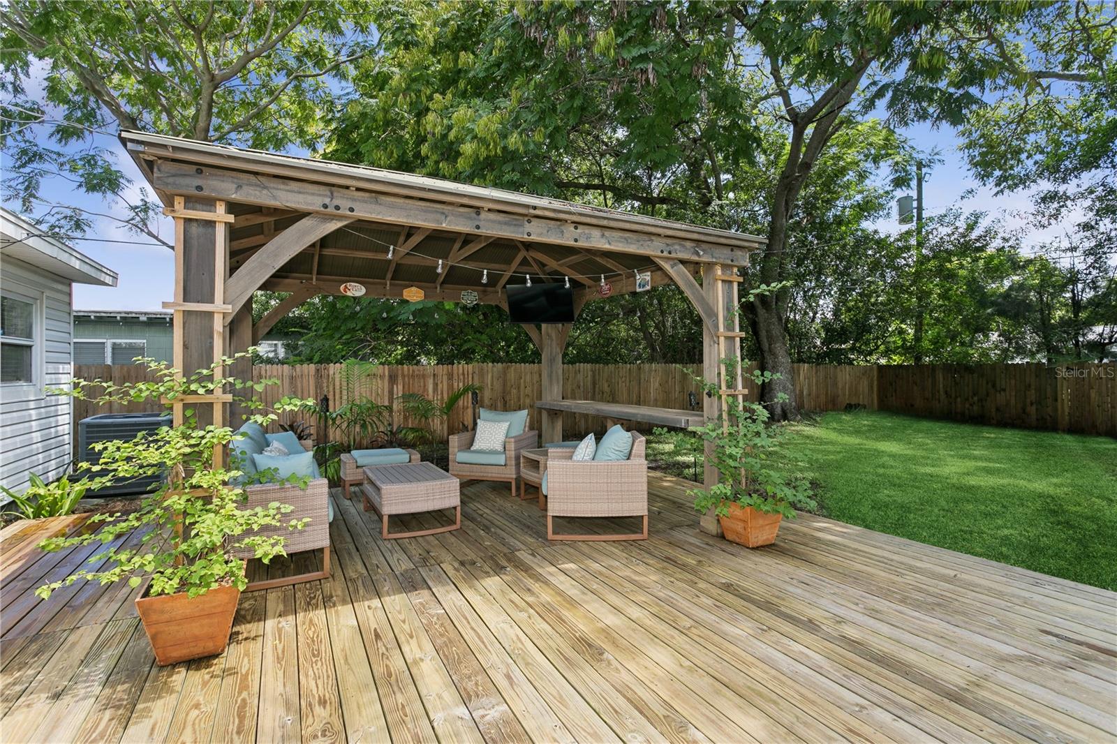 1058 60TH AVE N, ST PETERSBURG, FL, 33703