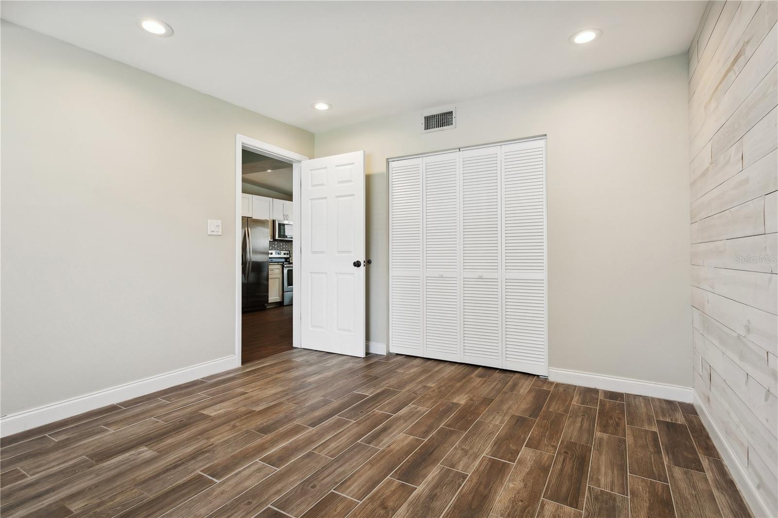 1058 60TH AVE N, ST PETERSBURG, FL, 33703