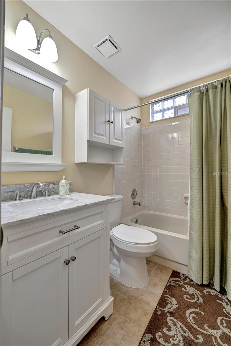 1112 E CORKTREE CIR, PORT CHARLOTTE, FL, 33952