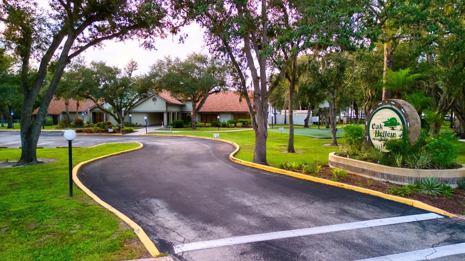 1112 E CORKTREE CIR, PORT CHARLOTTE, FL, 33952