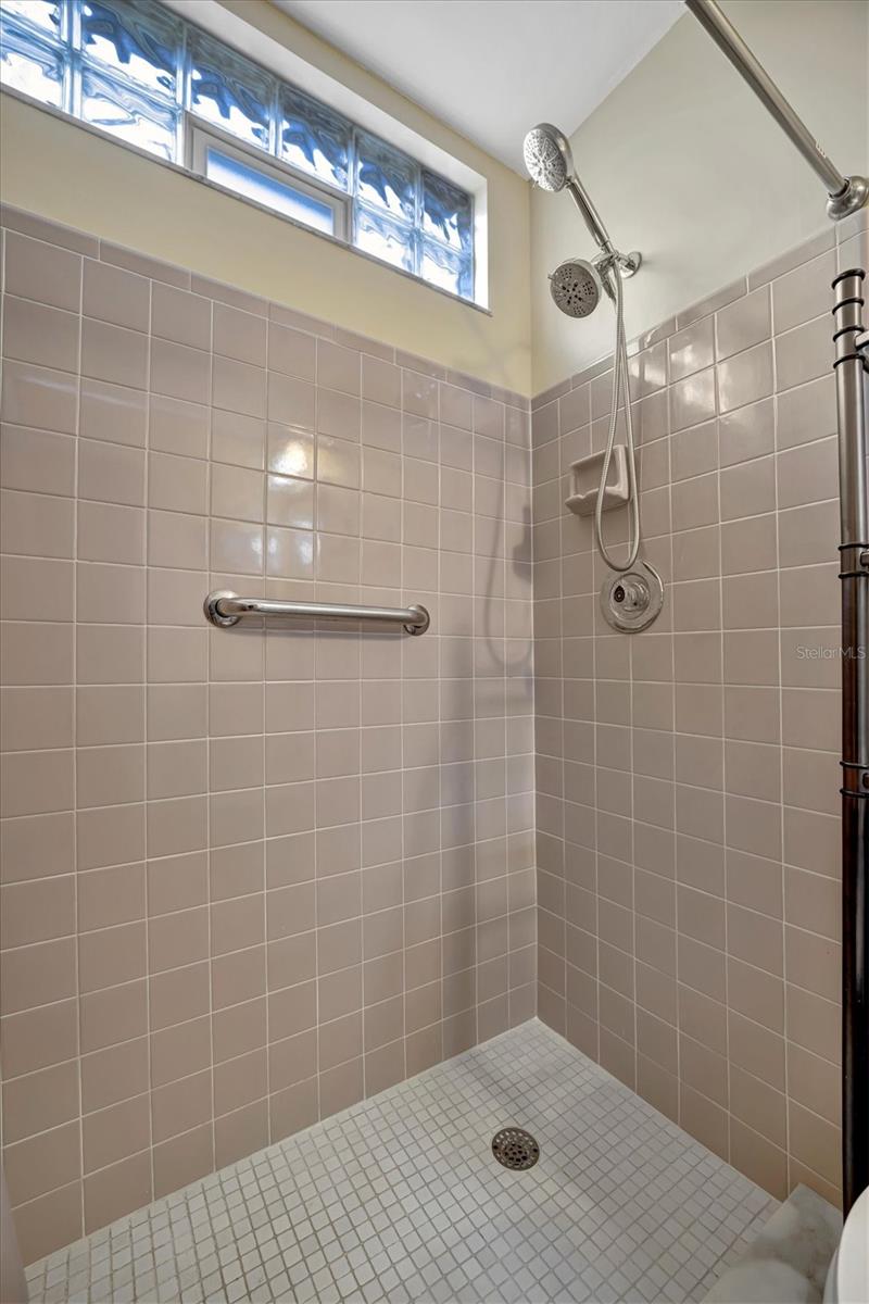 1112 E CORKTREE CIR, PORT CHARLOTTE, FL, 33952