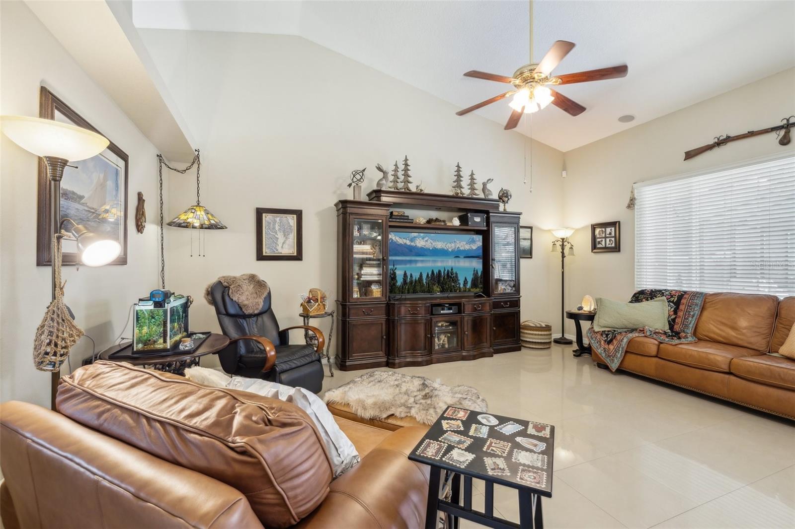 2835 LAUREL LEAF DR, VALRICO, FL, 33594