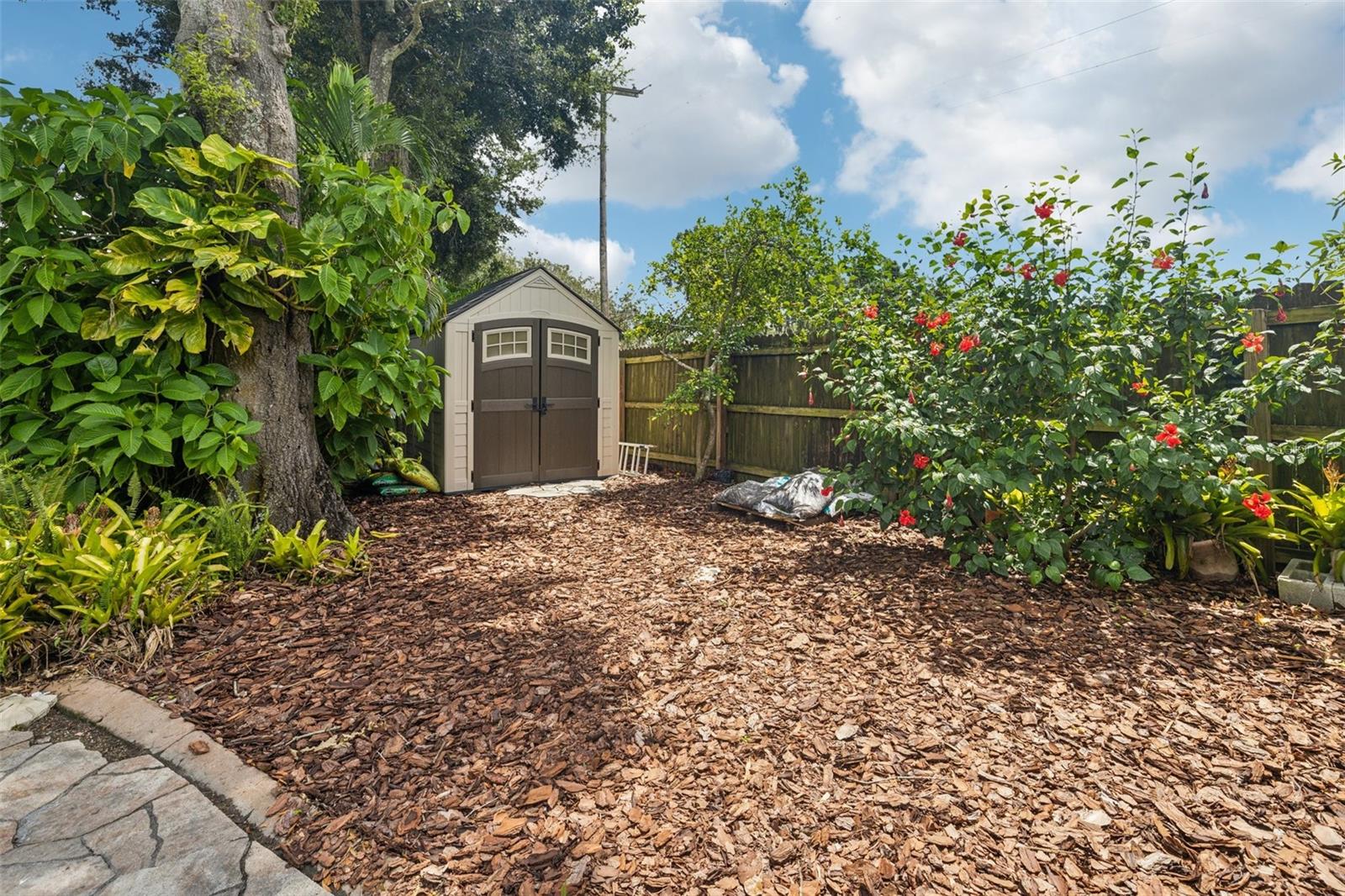 2835 LAUREL LEAF DR, VALRICO, FL, 33594