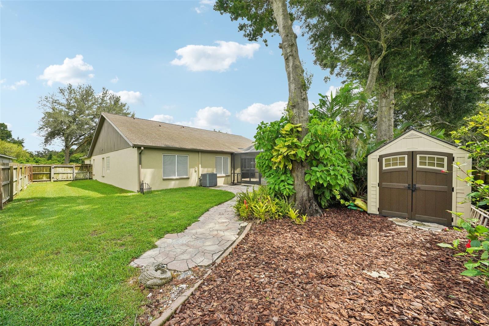 2835 LAUREL LEAF DR, VALRICO, FL, 33594